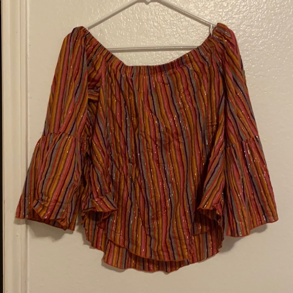 Off the shoulders cute top!